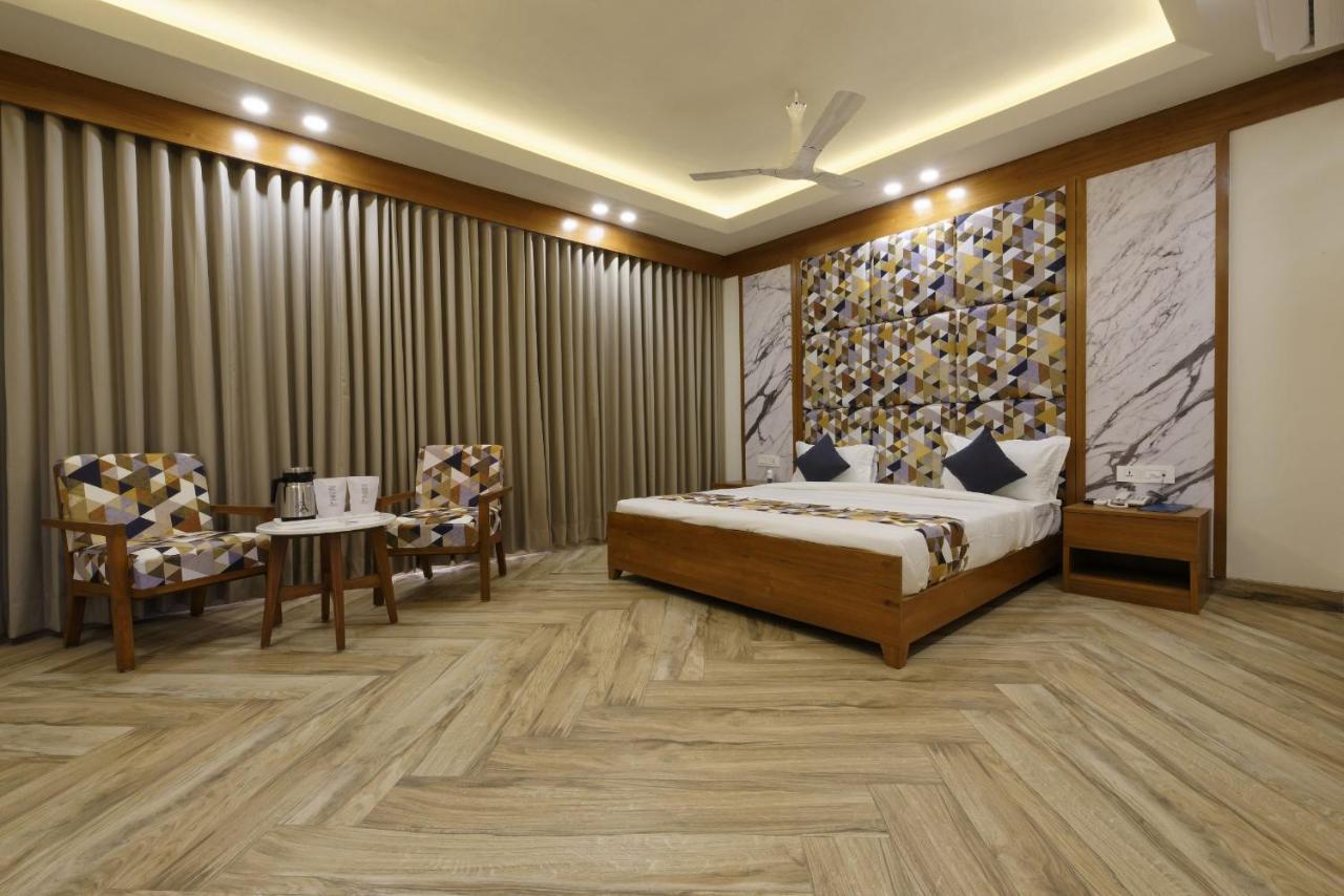 Hotel Flourish International Ахмедабад Екстер'єр фото