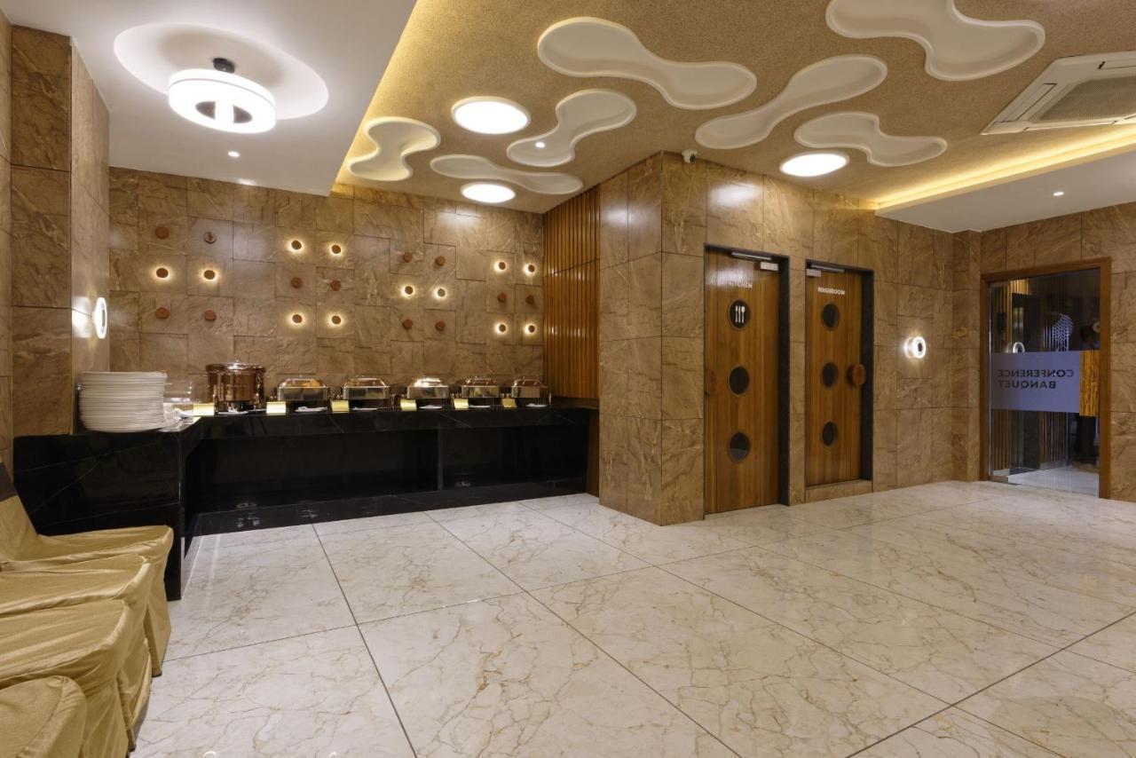 Hotel Flourish International Ахмедабад Екстер'єр фото